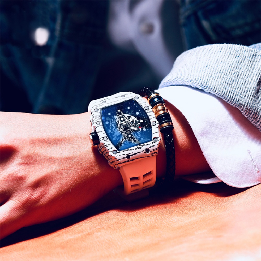 Luxury Watch Offers - นาฬิกาควอทซ์สำหรับผู้ชายที่ได้รับความนิยมสูง ดีไซน์ทรงกระบอกที่โดดเด่น แตกต่างจากฝูงชน ให้ความรู้สึกสวยงามและเท่ห์ มีสายซิลิโคนแบบสปอร์ตที่กันลื่น สวมใส่สบาย