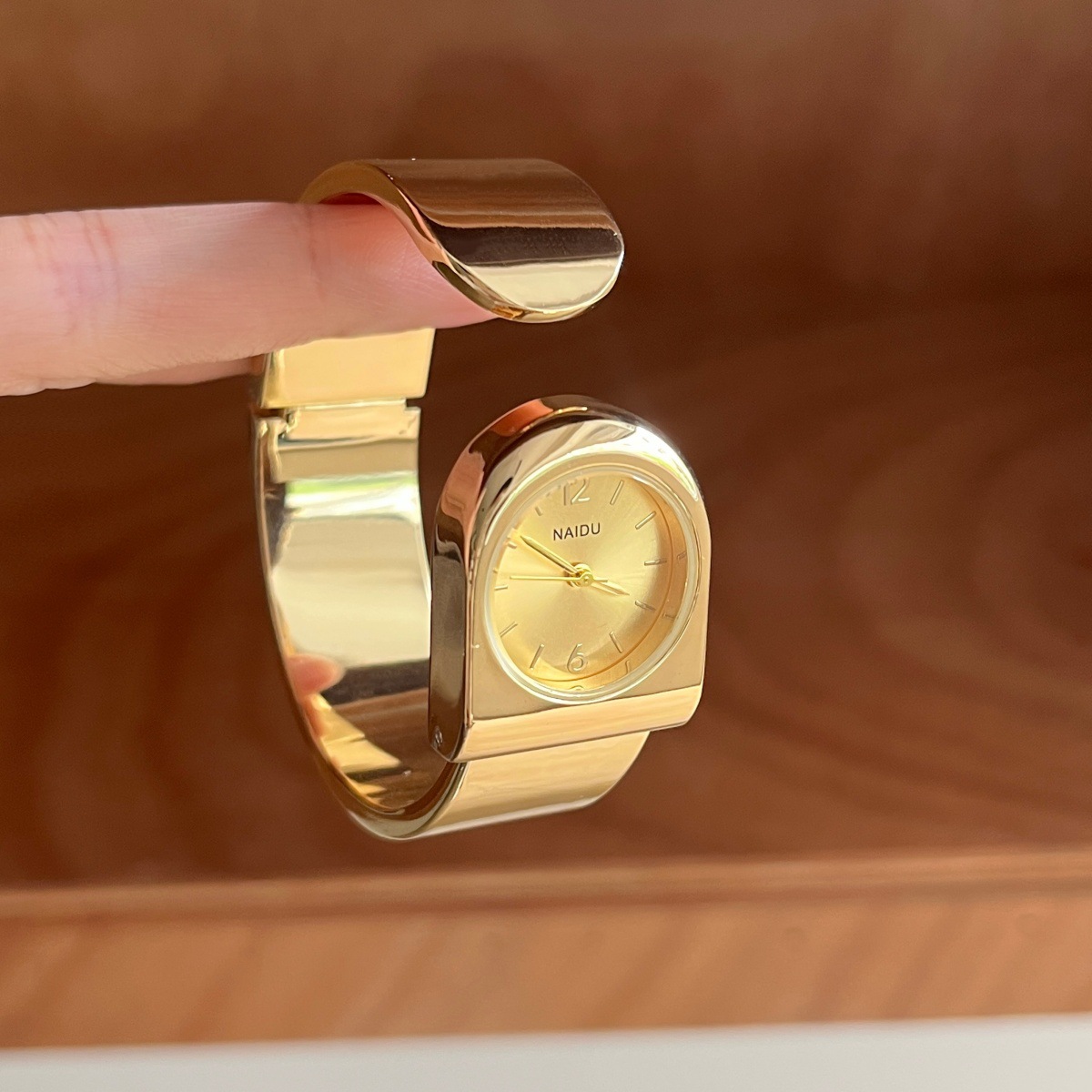2026 ใหม่นาฬิกาสร้อยข้อมือทองค - Luxury Watch Level บทวิจารณ์และราคา
