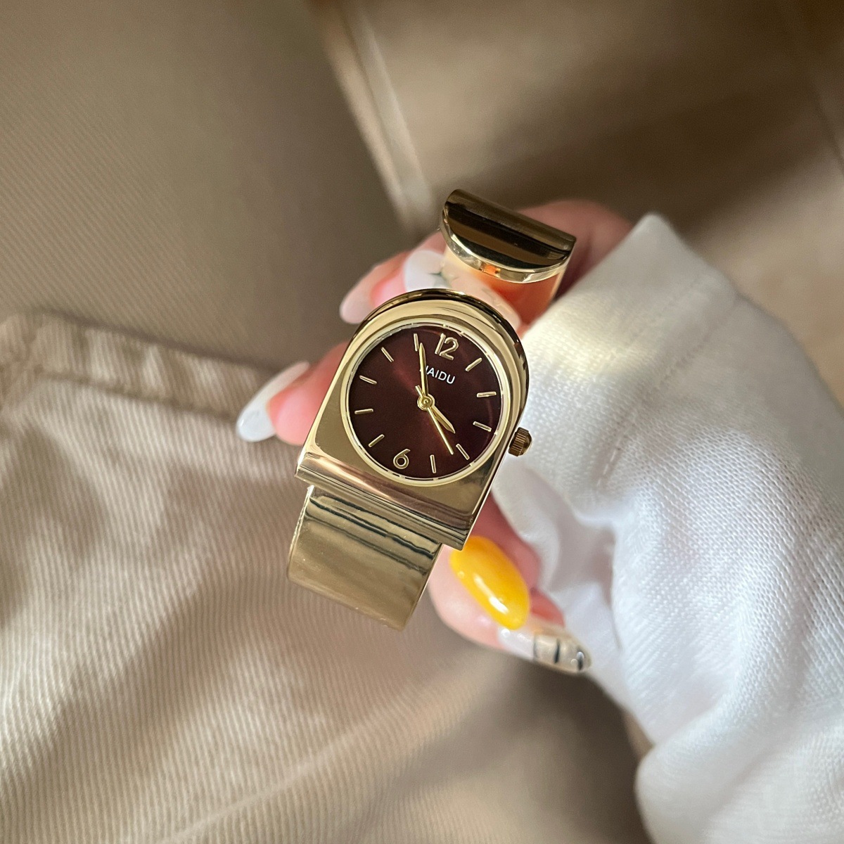 2026 ใหม่นาฬิกาสร้อยข้อมือทองค - Luxury Watch Level บทวิจารณ์และราคา
