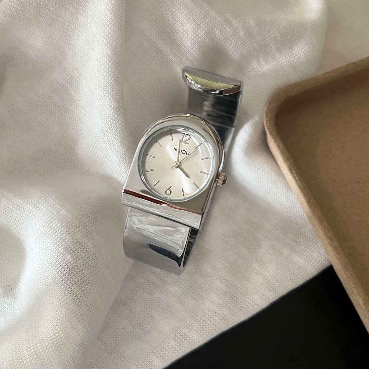 2026 ใหม่นาฬิกาสร้อยข้อมือทองค - Luxury Watch Level บทวิจารณ์และราคา