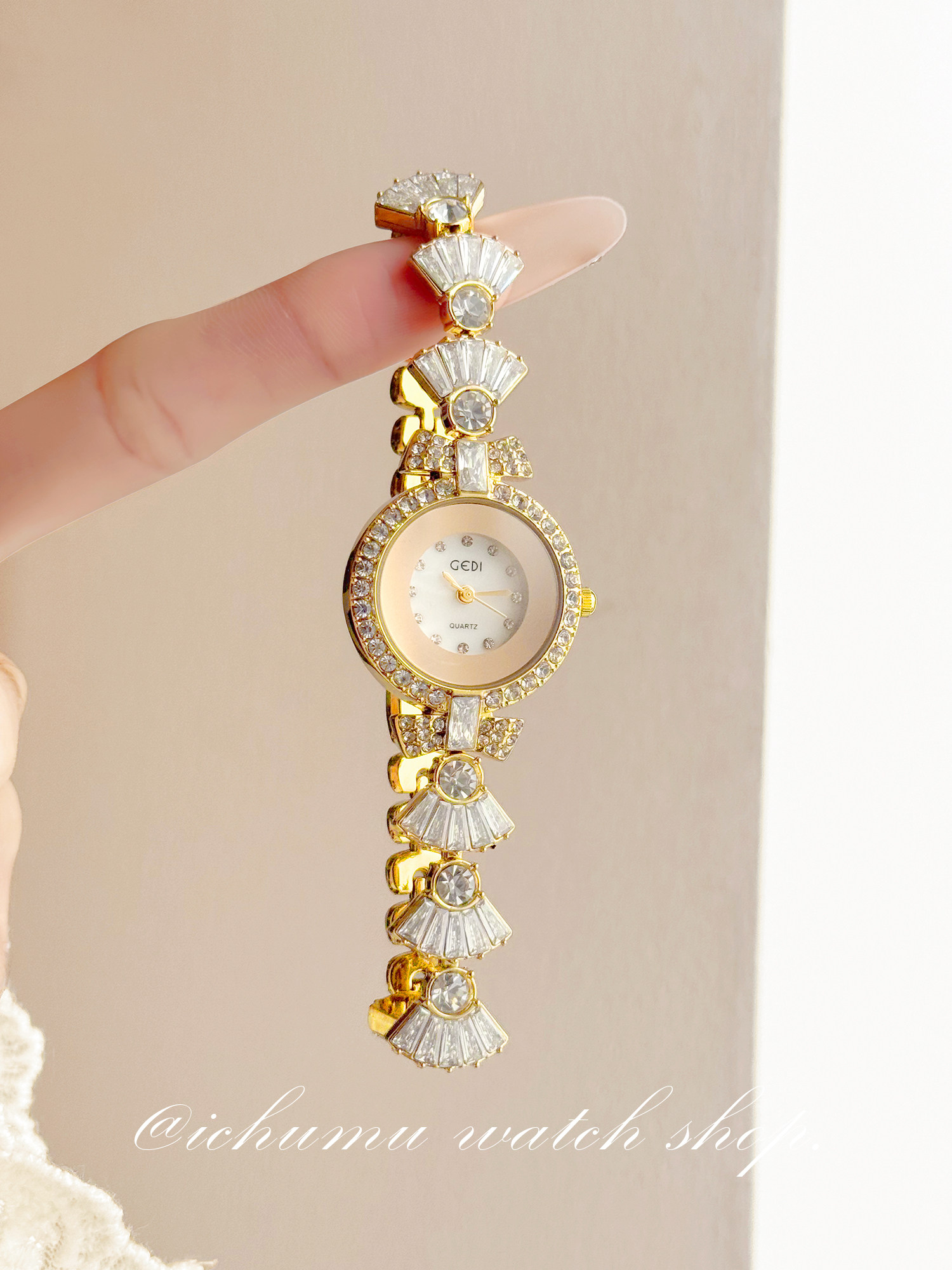 นาฬิกาข้อมือผู้หญิง Mermaid ดี - Luxury Watch With Bracelet บทวิจารณ์และราคา