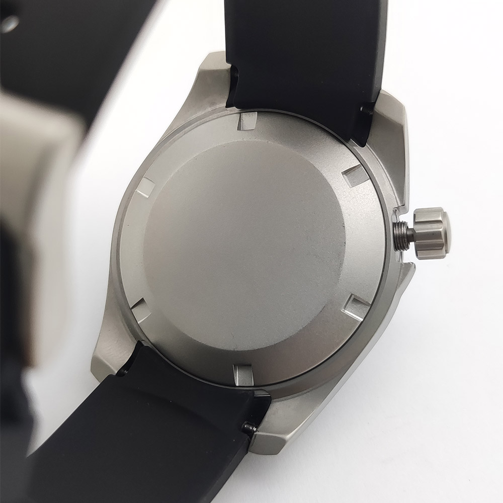 38 มม.ดําน้ํานาฬิกาผู้ชาย NH35 - Diver Watch 300M บทวิจารณ์และราคา