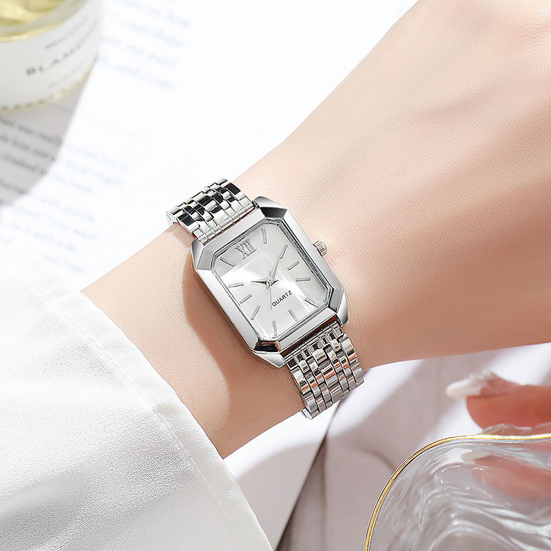 นาฬิกาผู้หญิงแบรนด์ดัง ไม่มีโล - Luxury Watch Brands Logo บทวิจารณ์และราคา