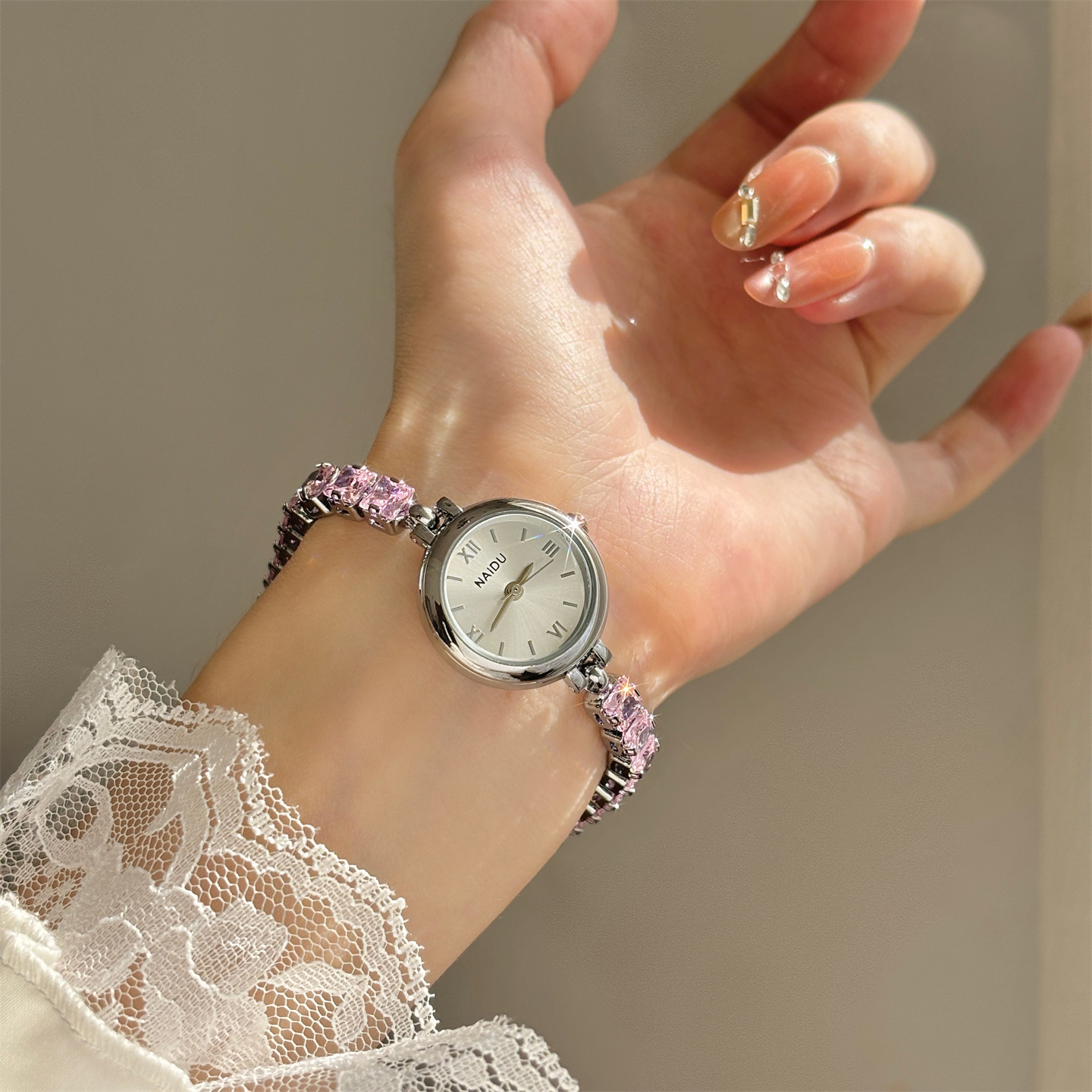 นาฬิกาข้อมือประดับเพชรแฟชั่นให - Luxury Watch Level บทวิจารณ์และราคา