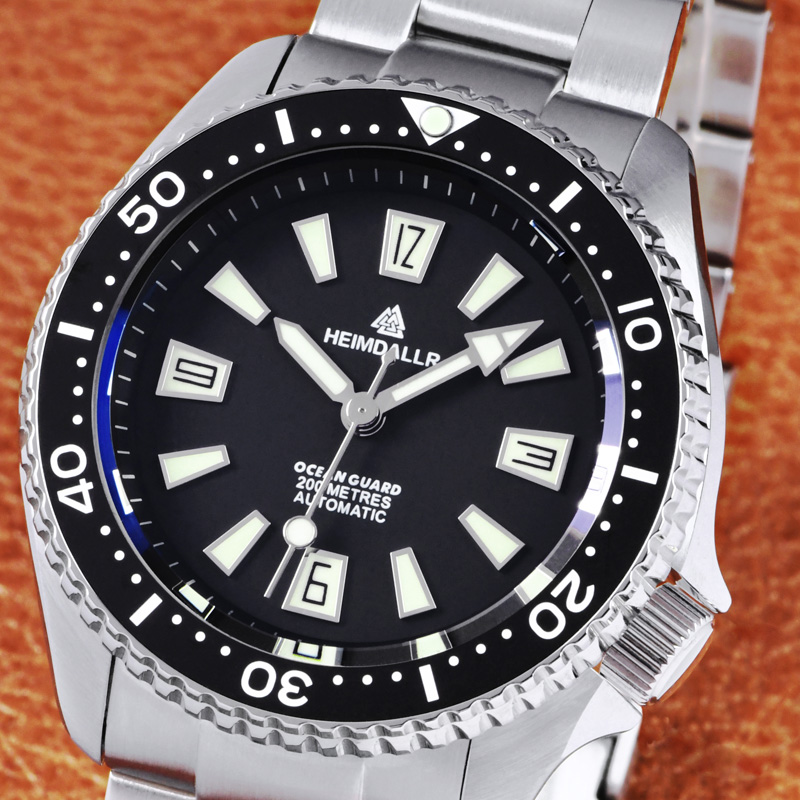 HEIMDALLR นาฬิกาผู้ชายนาฬิกาดำ - Diver Watch 300M บทวิจารณ์และราคา