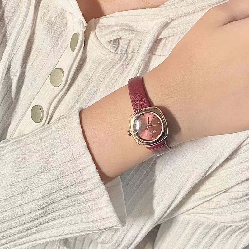 นาฬิกาข้อมือควอตซ์สีเบอร์กันดี - Luxury Watch Level บทวิจารณ์และราคา